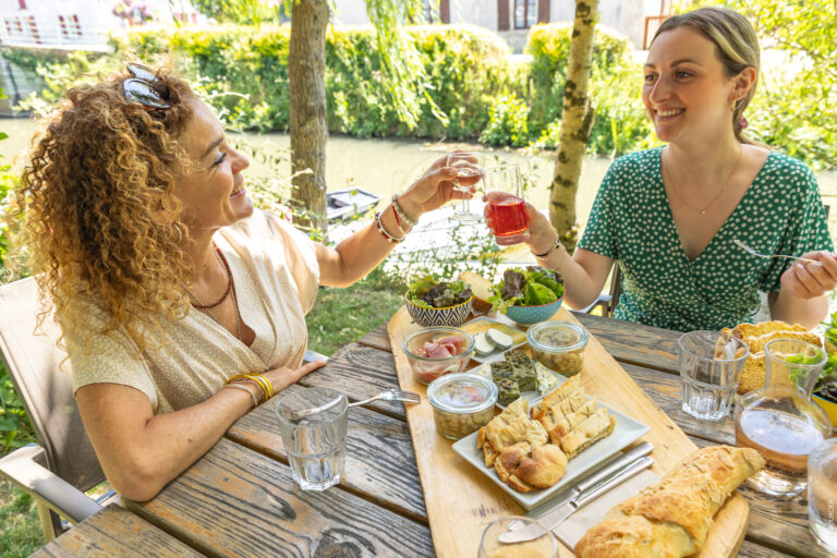 Restaurant au bord de l'eau le mazeau