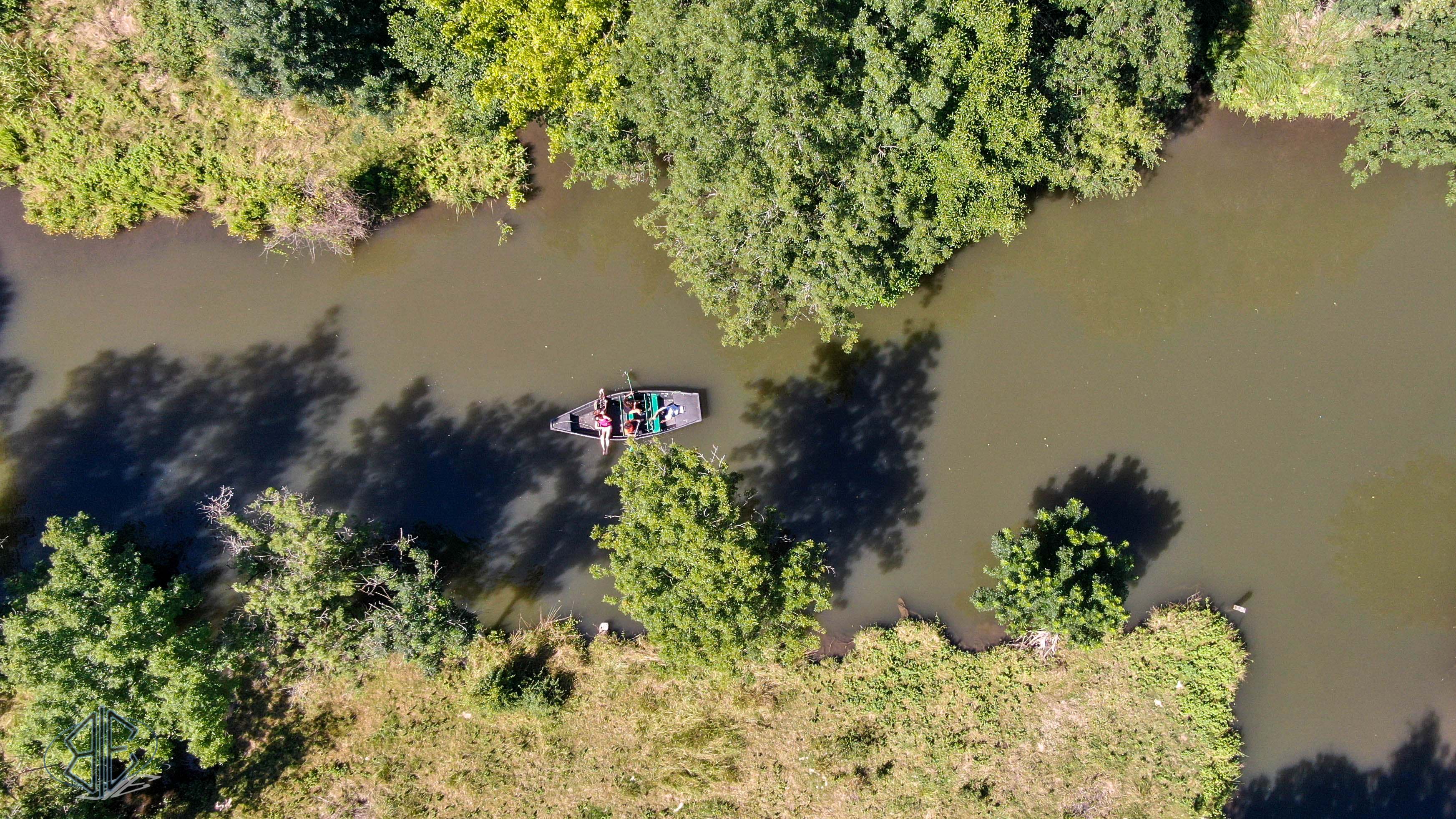 Canal et voie d'eau du marais poitevin