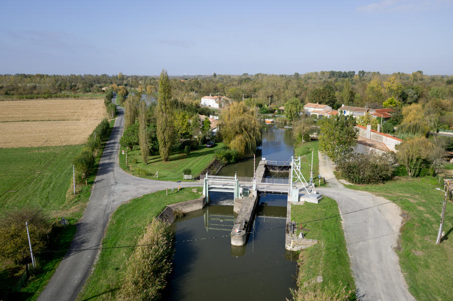 ecluses de bazoin vendee