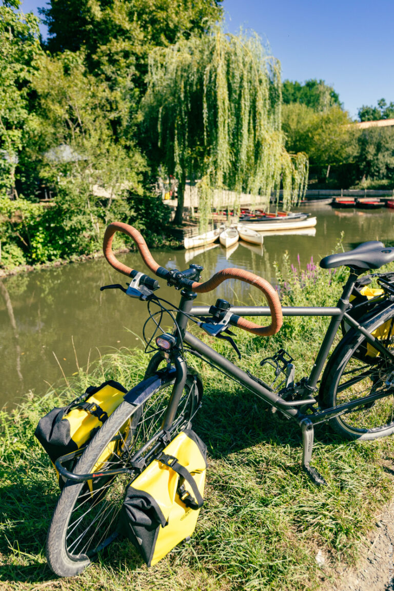 velo devant canal du mazeau